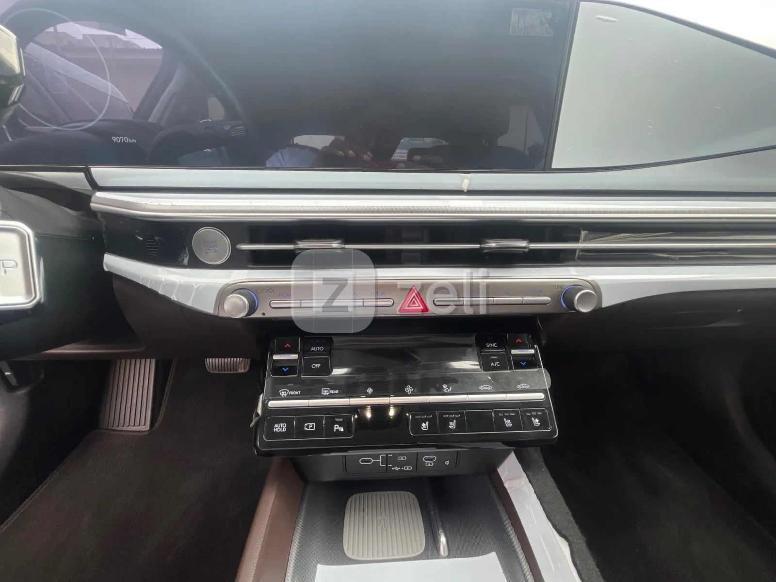 Hyundai Azera 2024 — photo 15