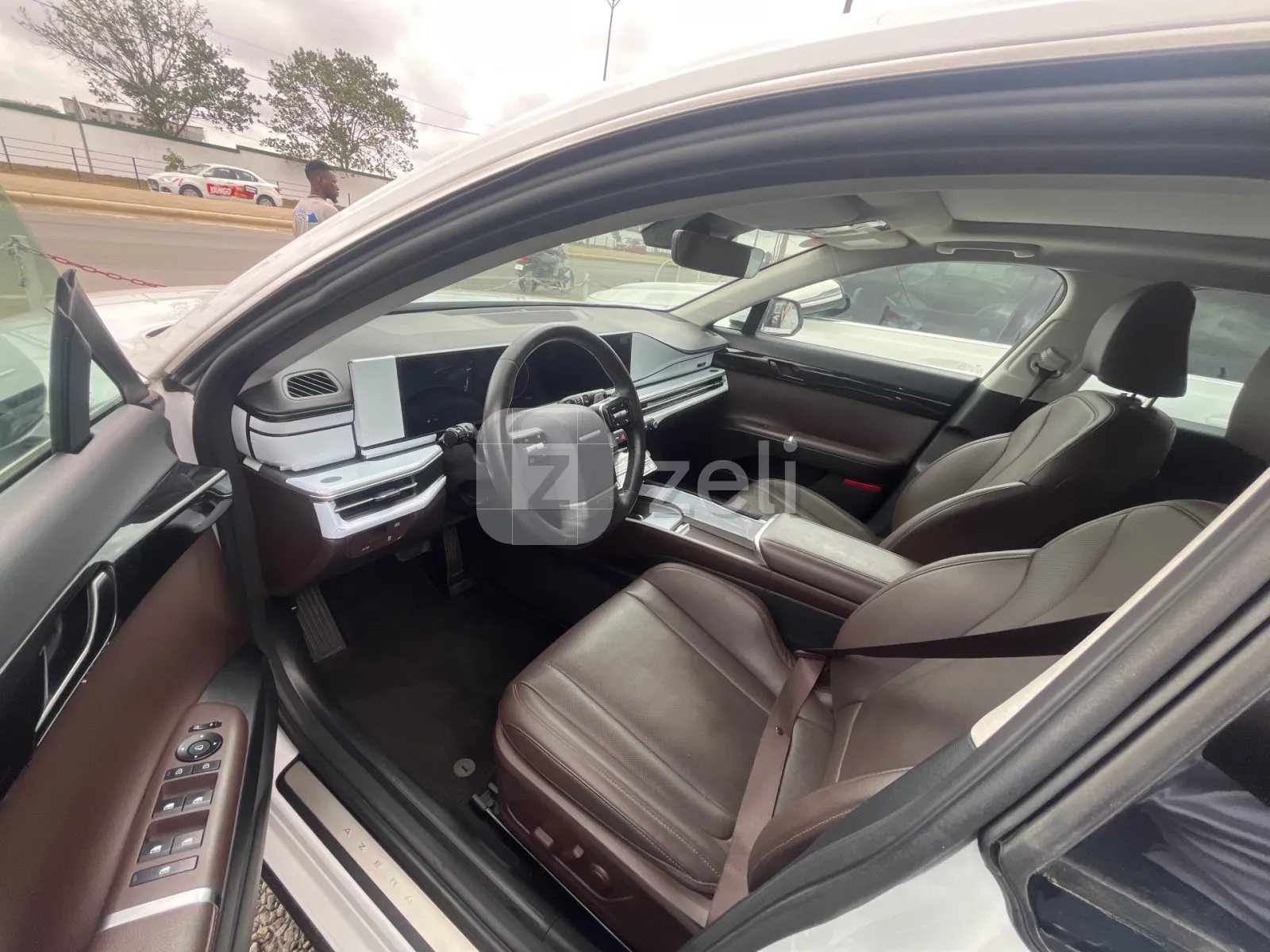 Hyundai Azera 2024 — photo 17