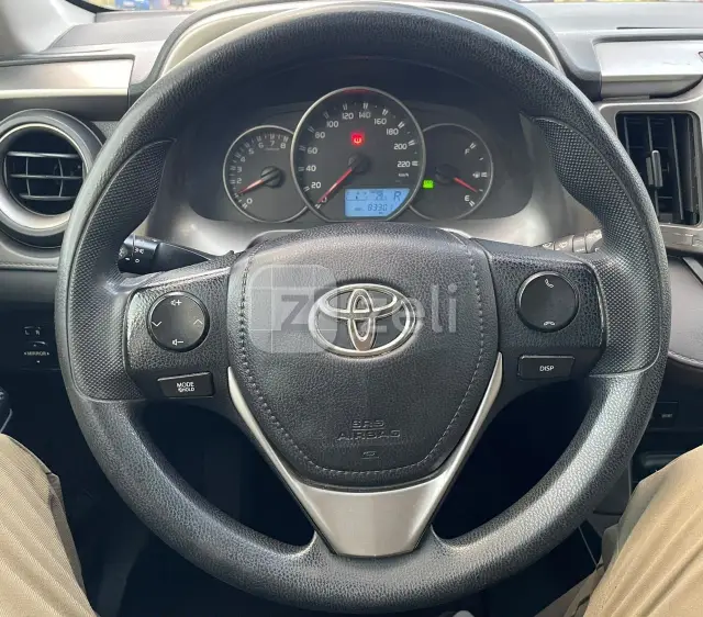 Toyota RAV4 2018 — photo 7
