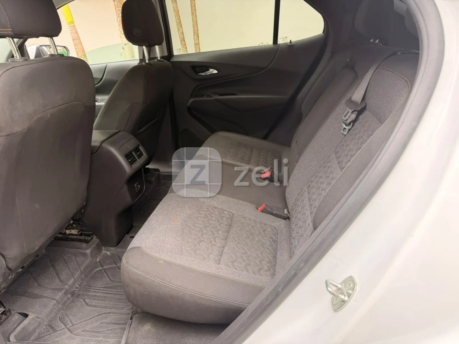 Chevrolet Equinox 2023 — photo 9