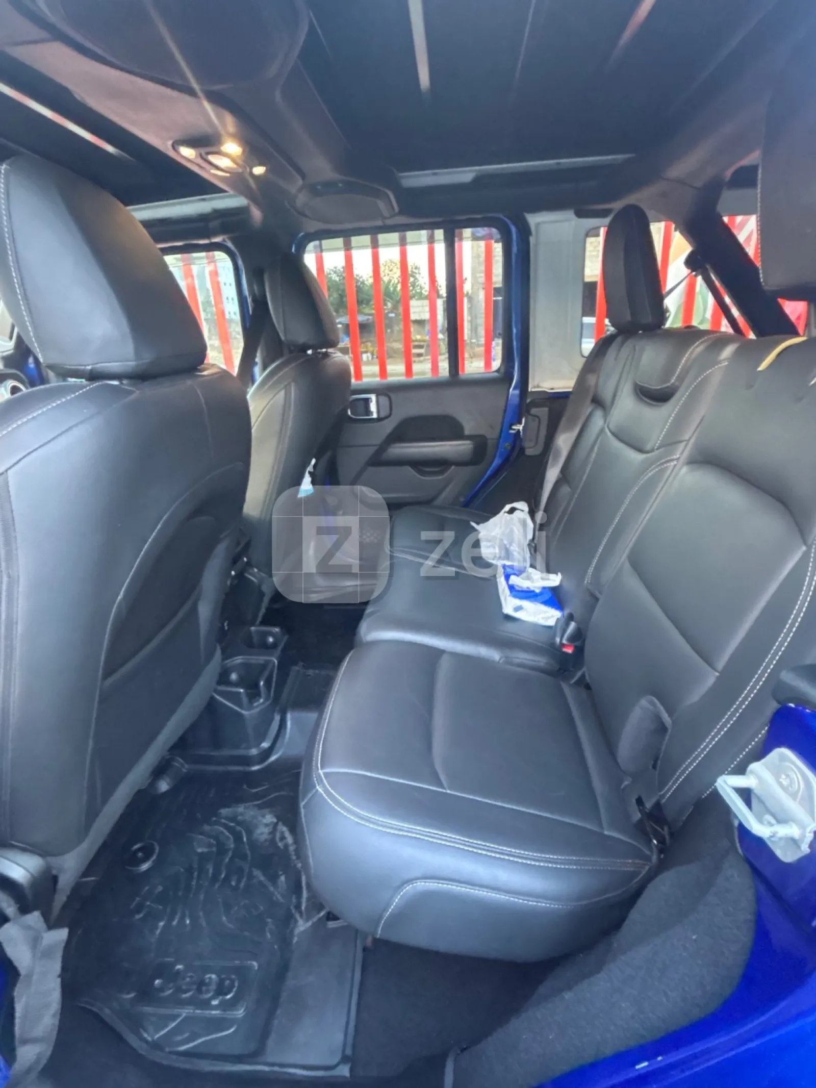 Jeep Wrangler 2023 — photo 10