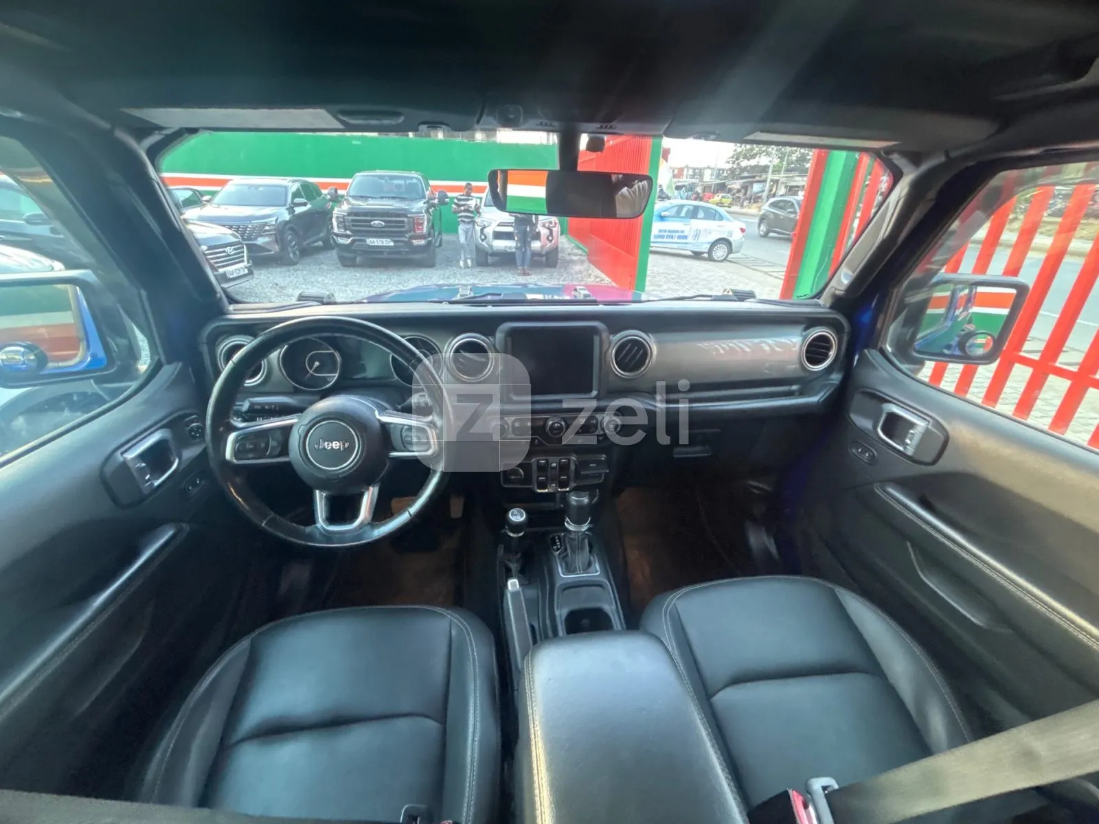 Jeep Wrangler 2023 — photo 11