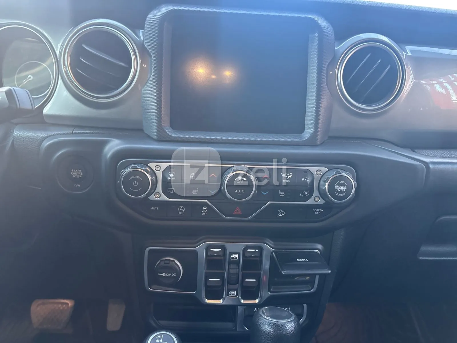 Jeep Wrangler 2023 — photo 13