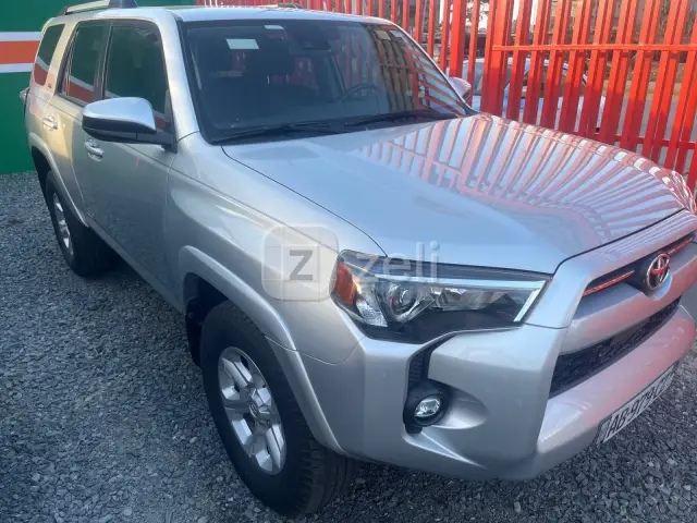 Toyota 4-Runner 2022 — photo 3