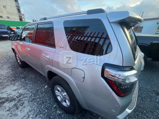Toyota 4-Runner 2022 — photo 5