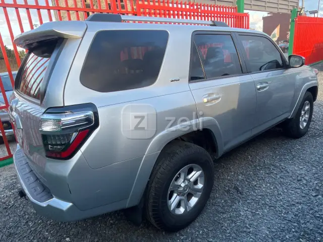 Toyota 4-Runner 2022 — photo 7