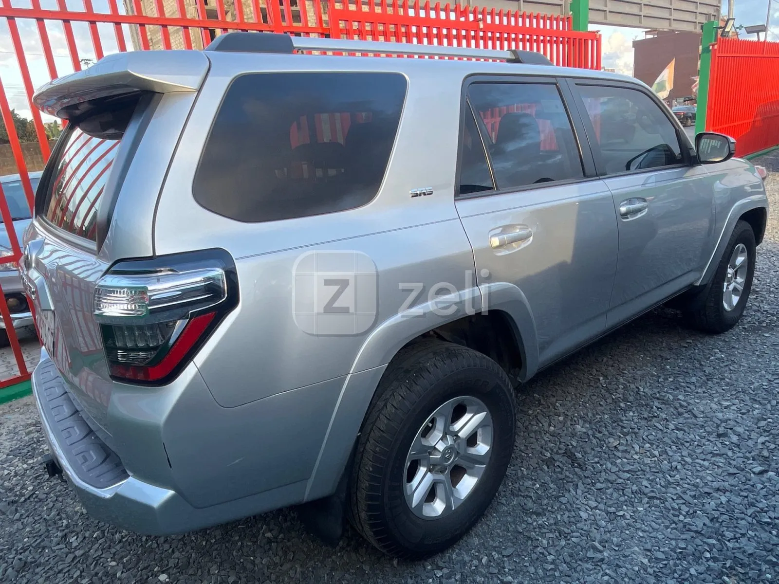 Toyota 4-Runner 2022 — photo 7
