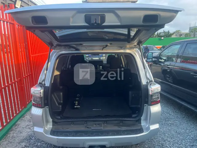 Toyota 4-Runner 2022 — photo 10