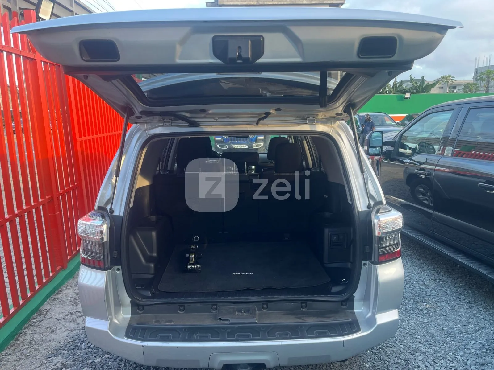 Toyota 4-Runner 2022 — photo 10