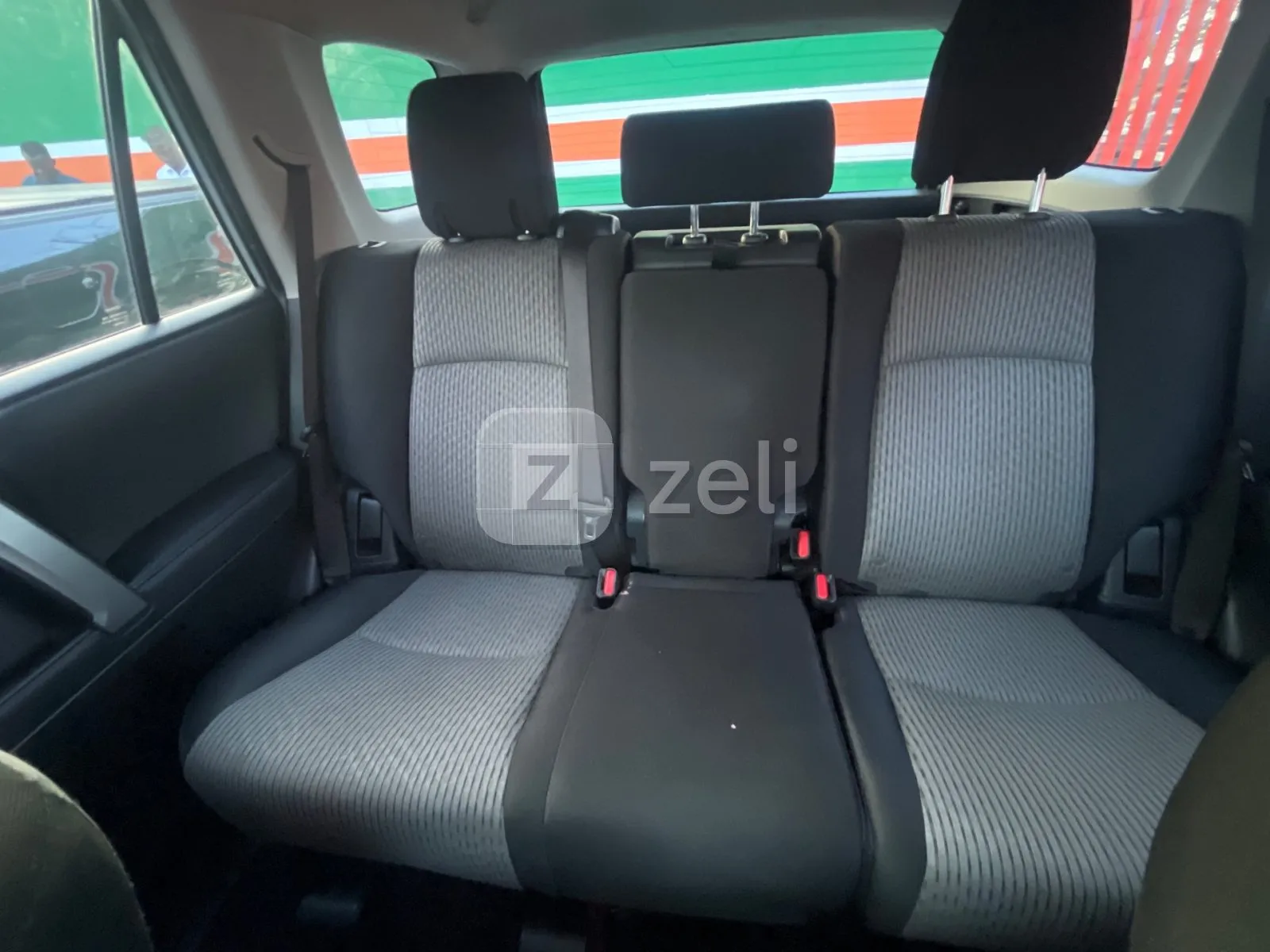 Toyota 4-Runner 2022 — photo 11