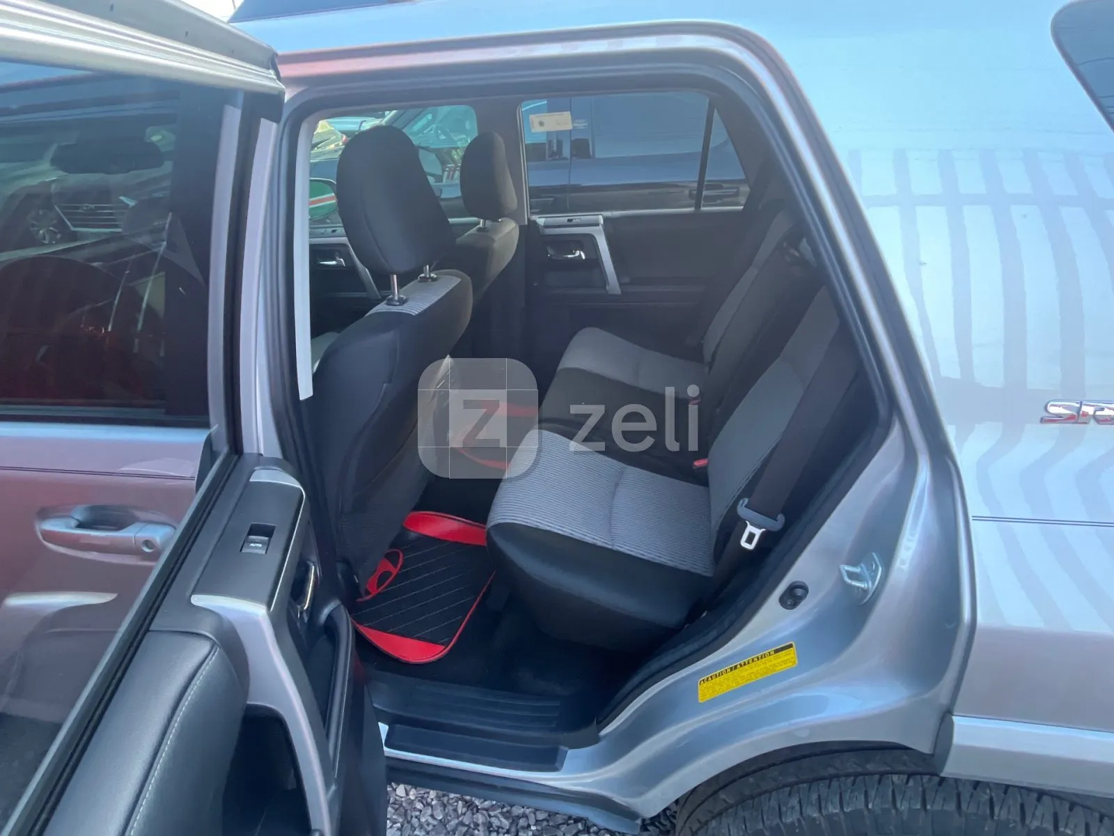 Toyota 4-Runner 2022 — photo 12