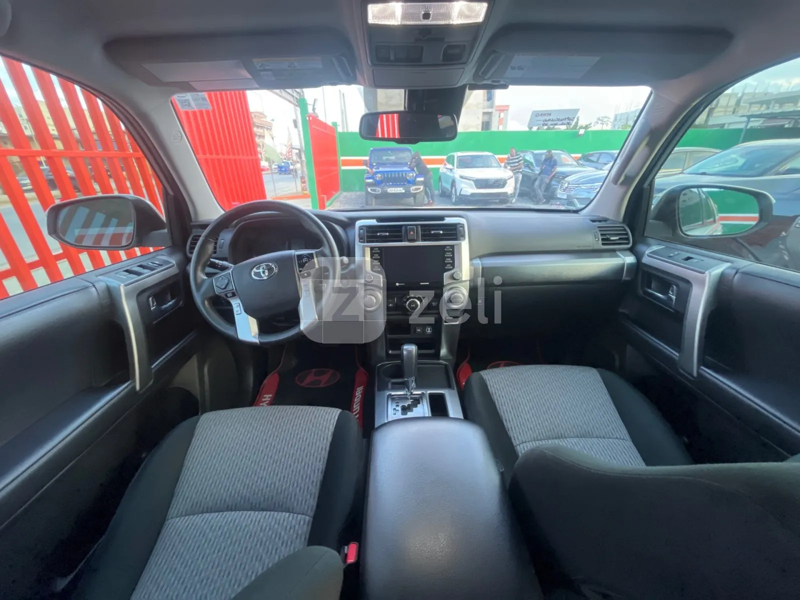Toyota 4-Runner 2022 — photo 13