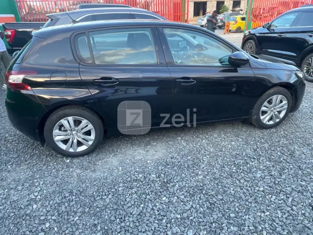 Peugeot 308 2018 — photo 7