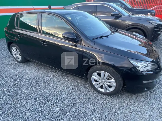 Peugeot 308 2018 — photo 8