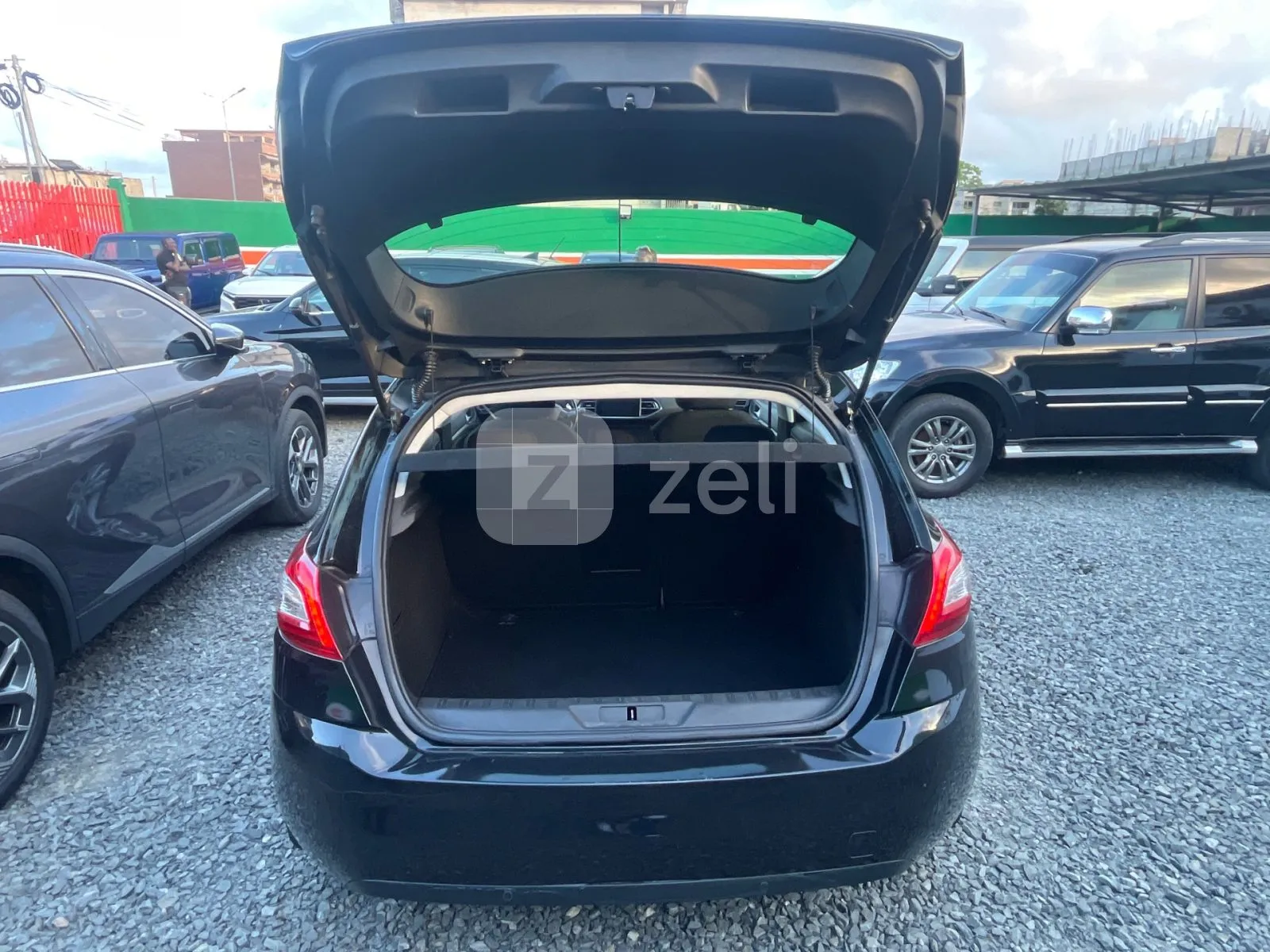 Peugeot 308 2018 — photo 11