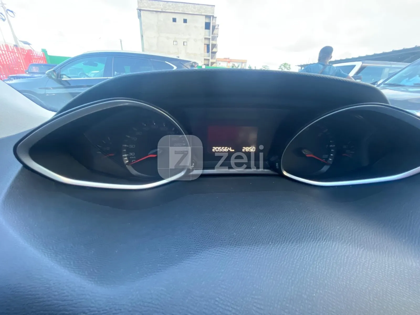 Peugeot 308 2018 — photo 19