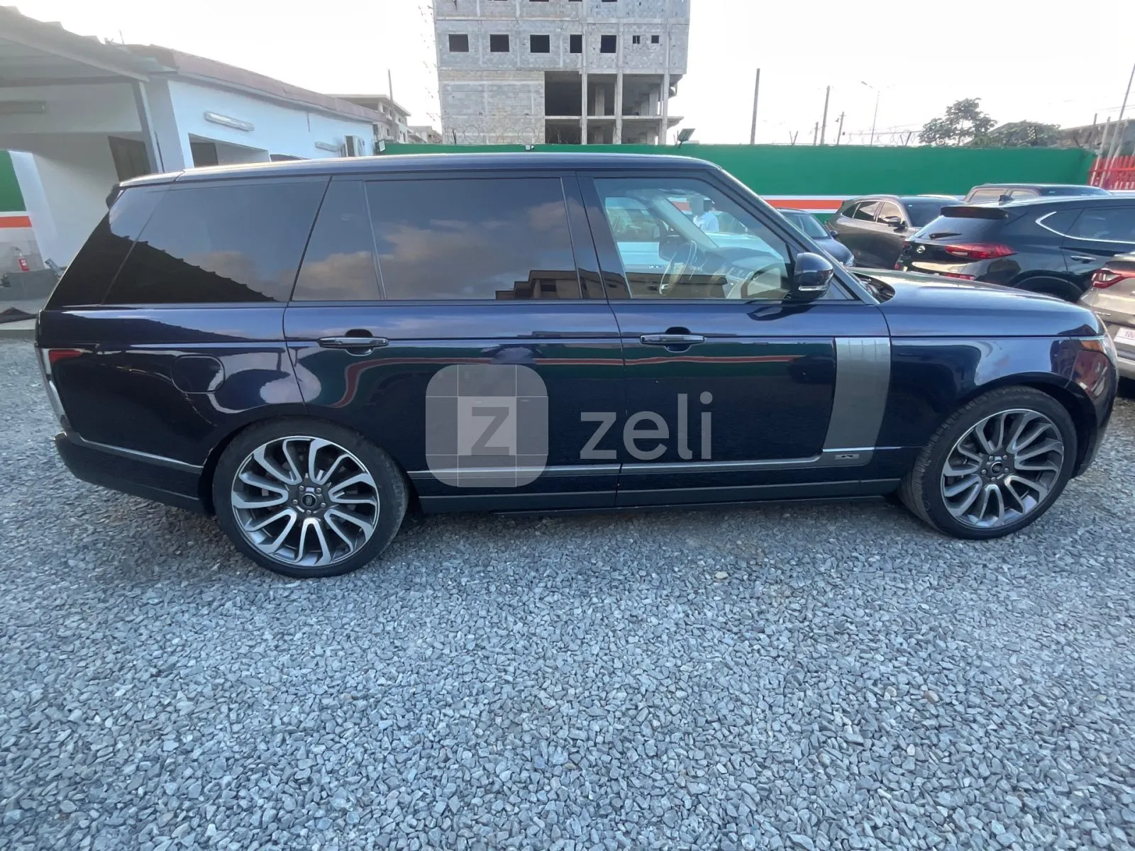 Land Rover Range Rover Vogue 2022 — photo 7