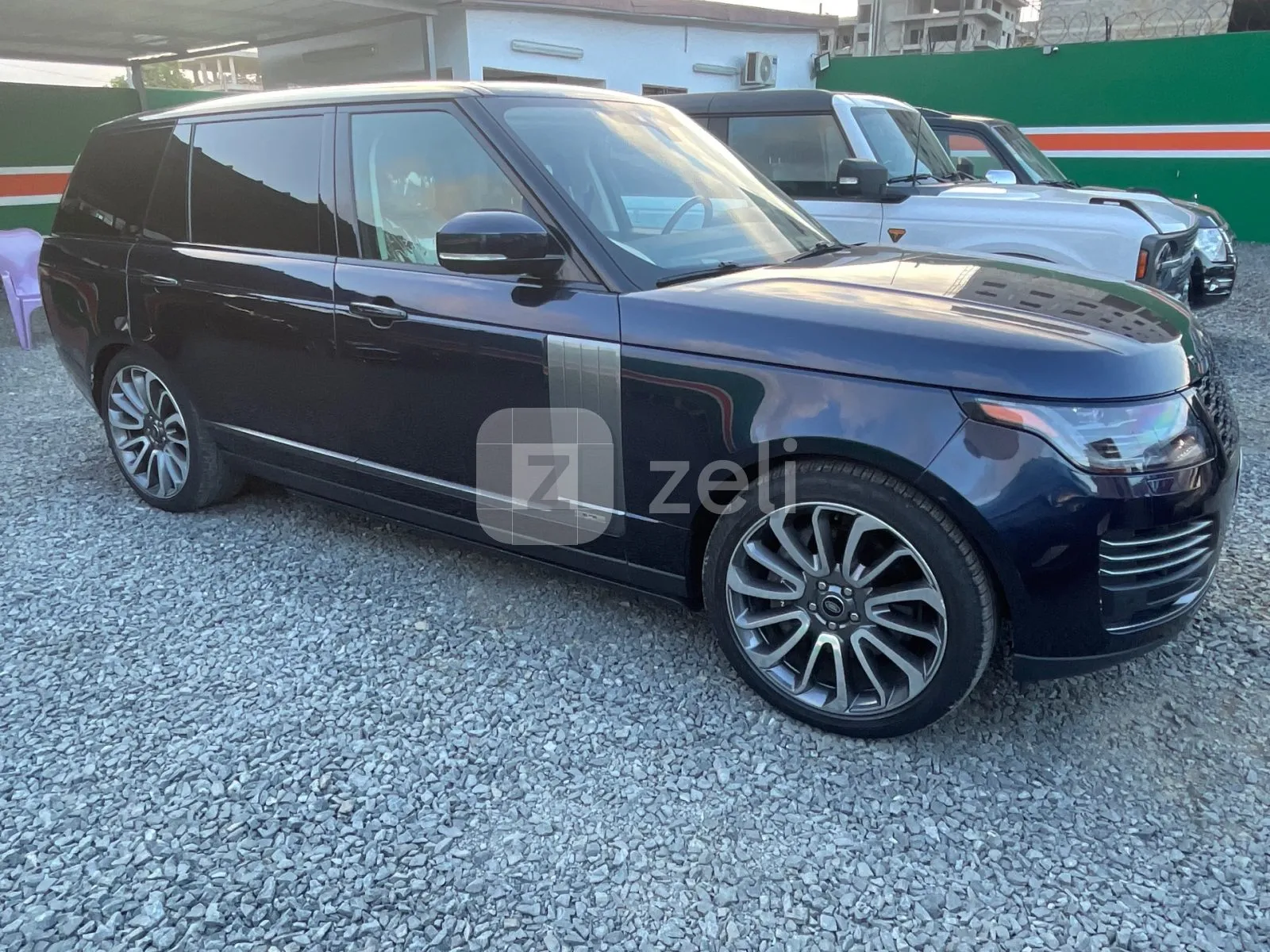 Land Rover Range Rover Vogue 2022 — photo 9