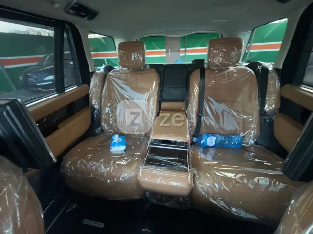 Land Rover Range Rover Vogue 2022 — photo 12
