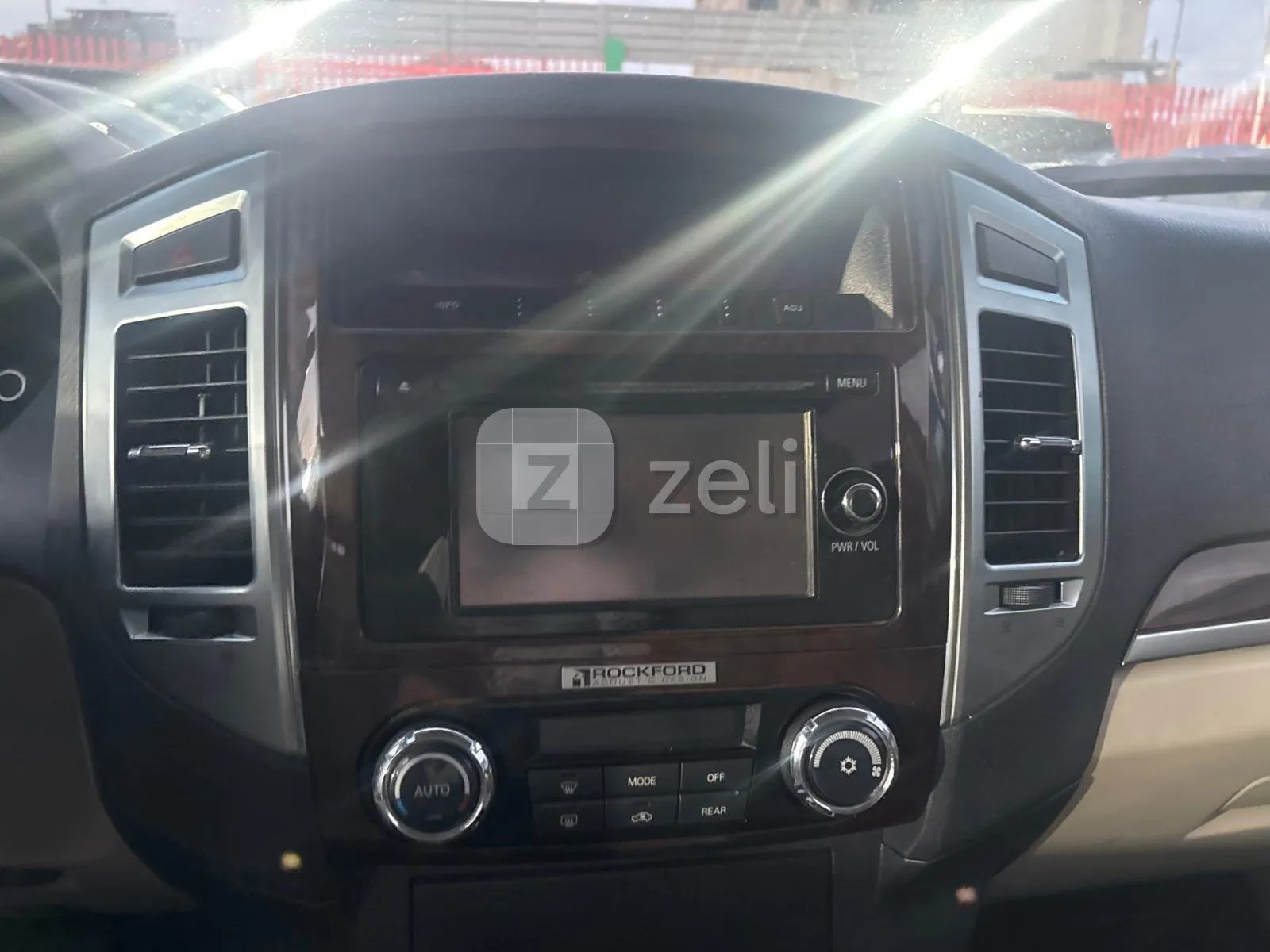 Mitsubishi Pajero 2022 — photo 11