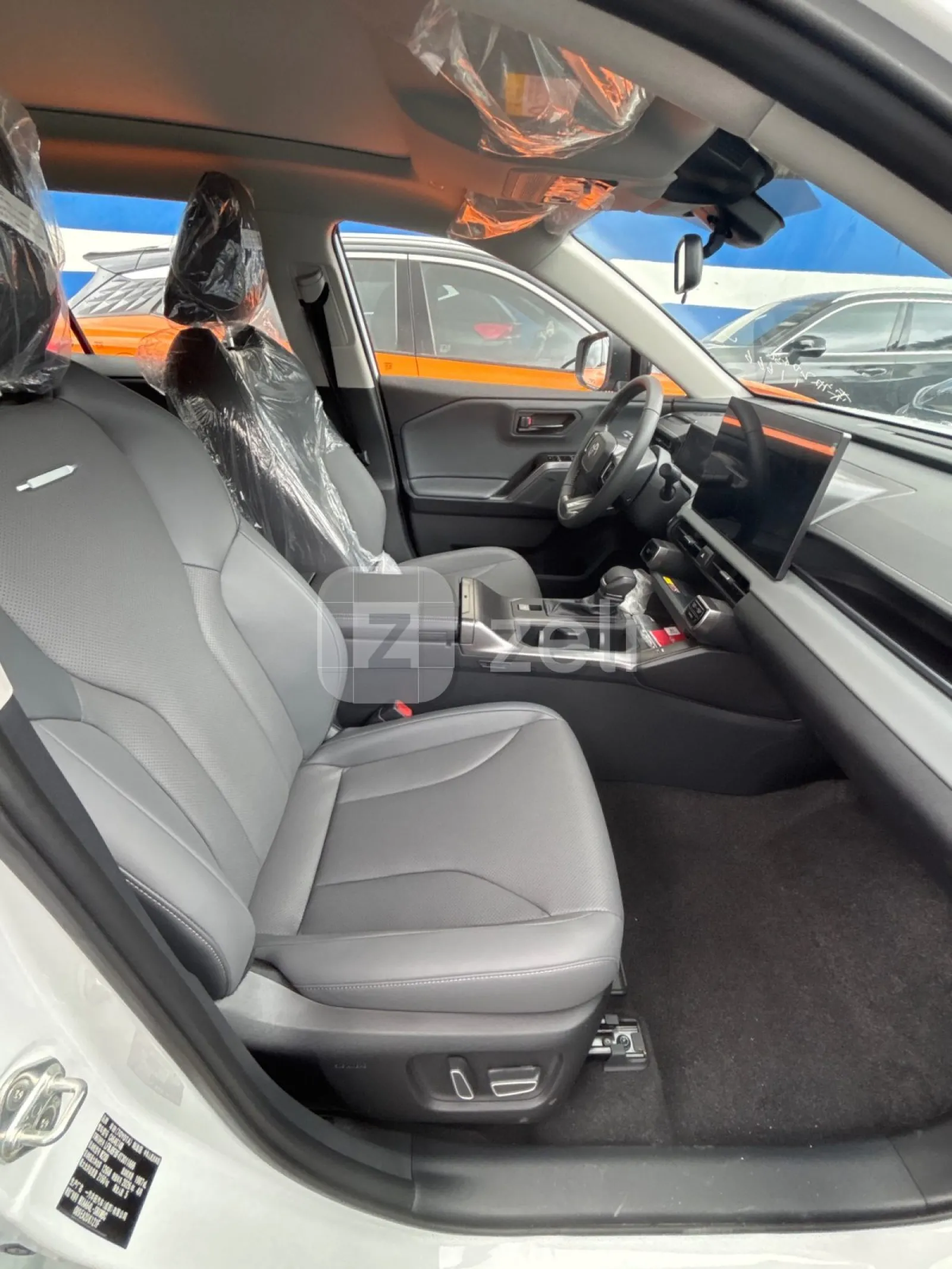 Toyota RAV4 2026 — photo 8