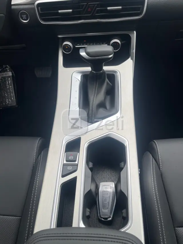 Geely Coolray Neo 2026 — photo 17