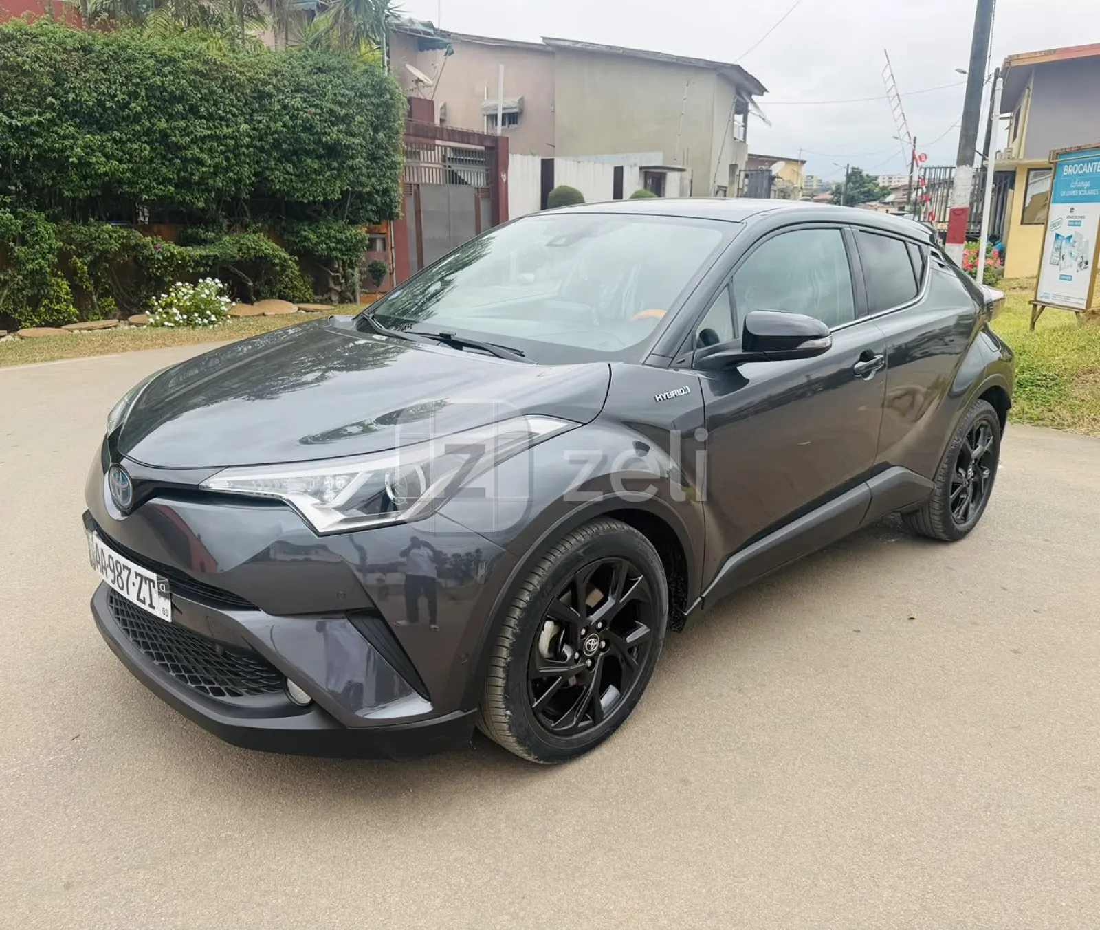 Toyota CHR 2021 — photo 2
