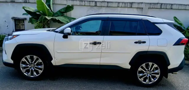 Toyota RAV4 2022 — photo 3