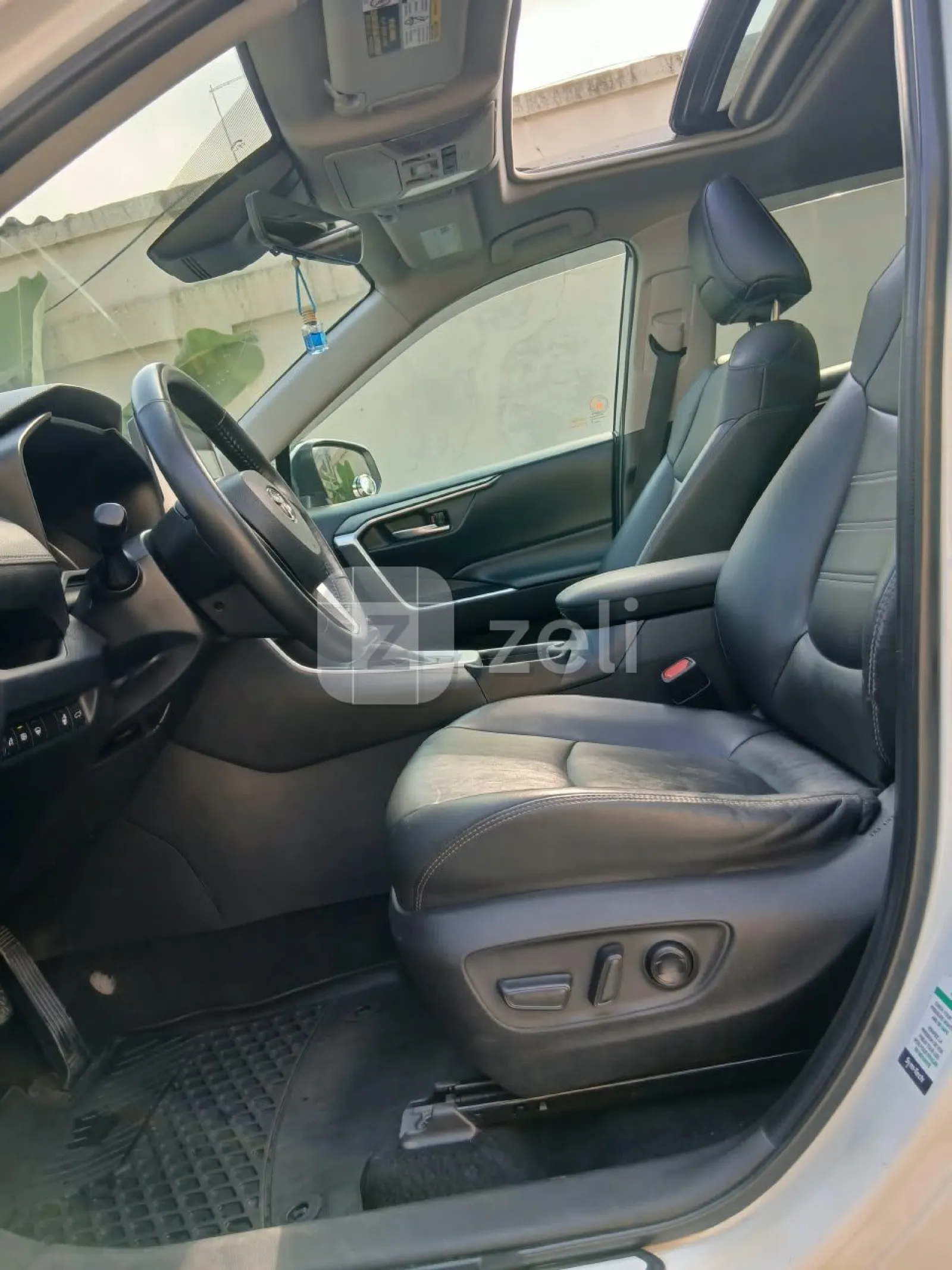 Toyota RAV4 2022 — photo 6