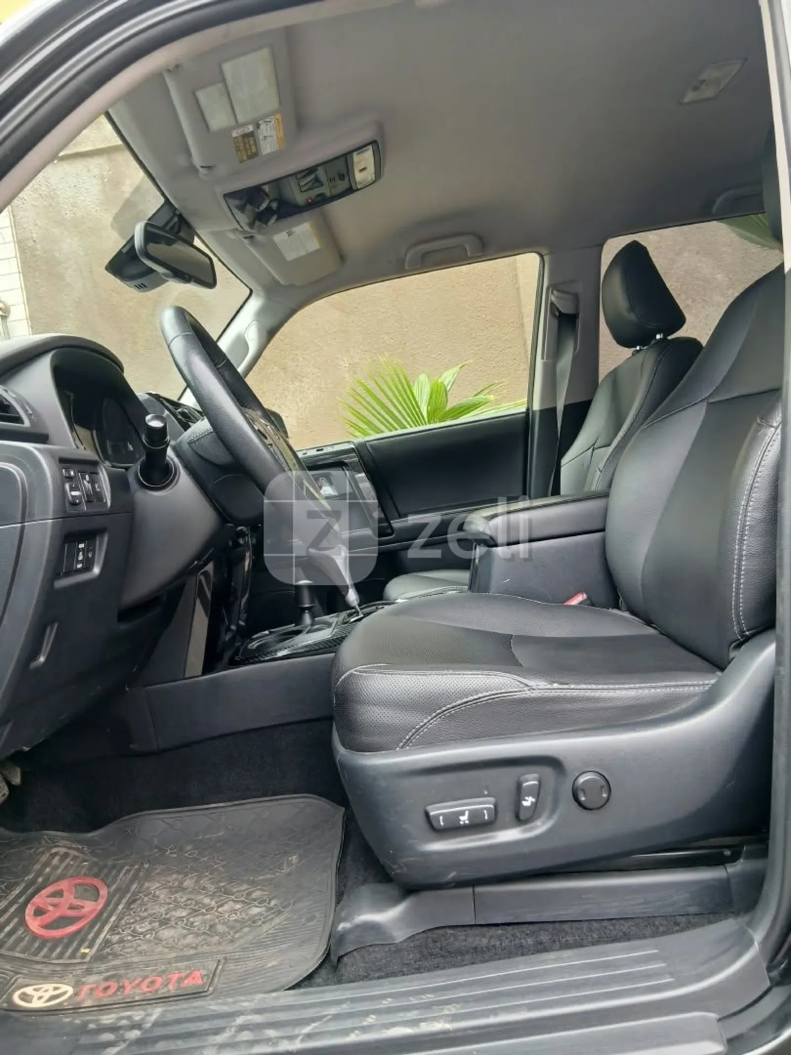 Toyota 4-Runner 2023 — photo 7