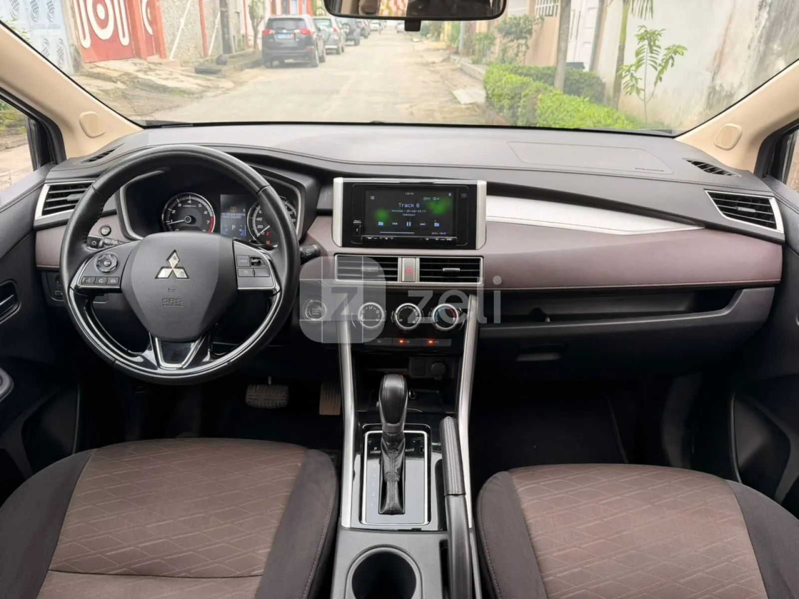 Mitsubishi Xpander 2023 — photo 3