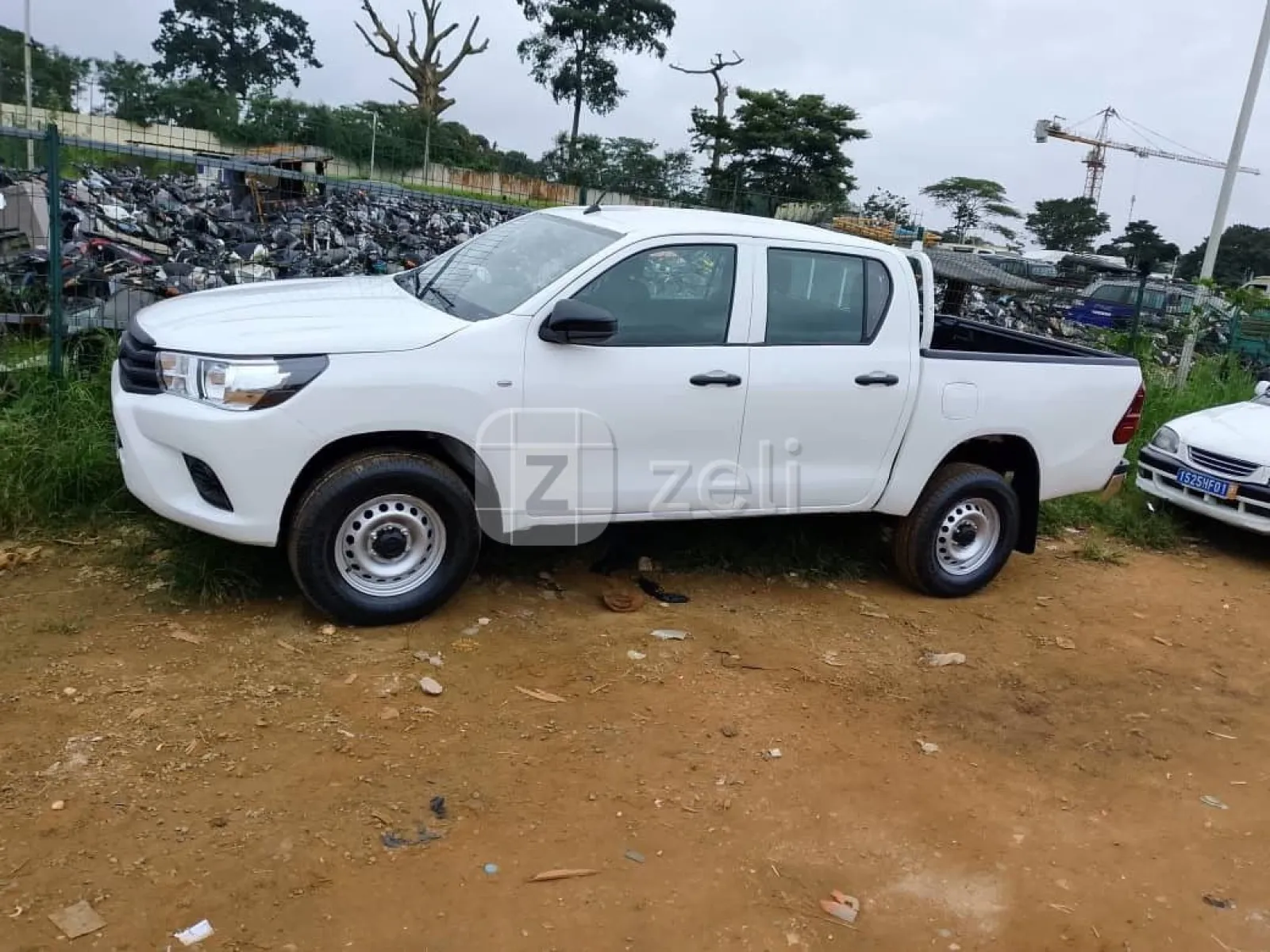 Toyota Hilux 2018 — photo 2