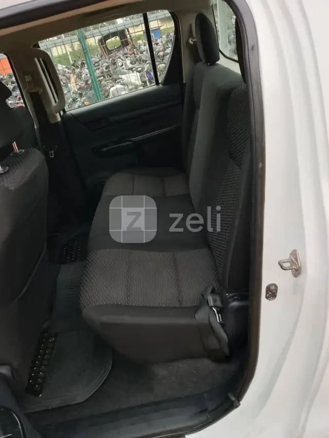 Toyota Hilux 2018 — photo 6