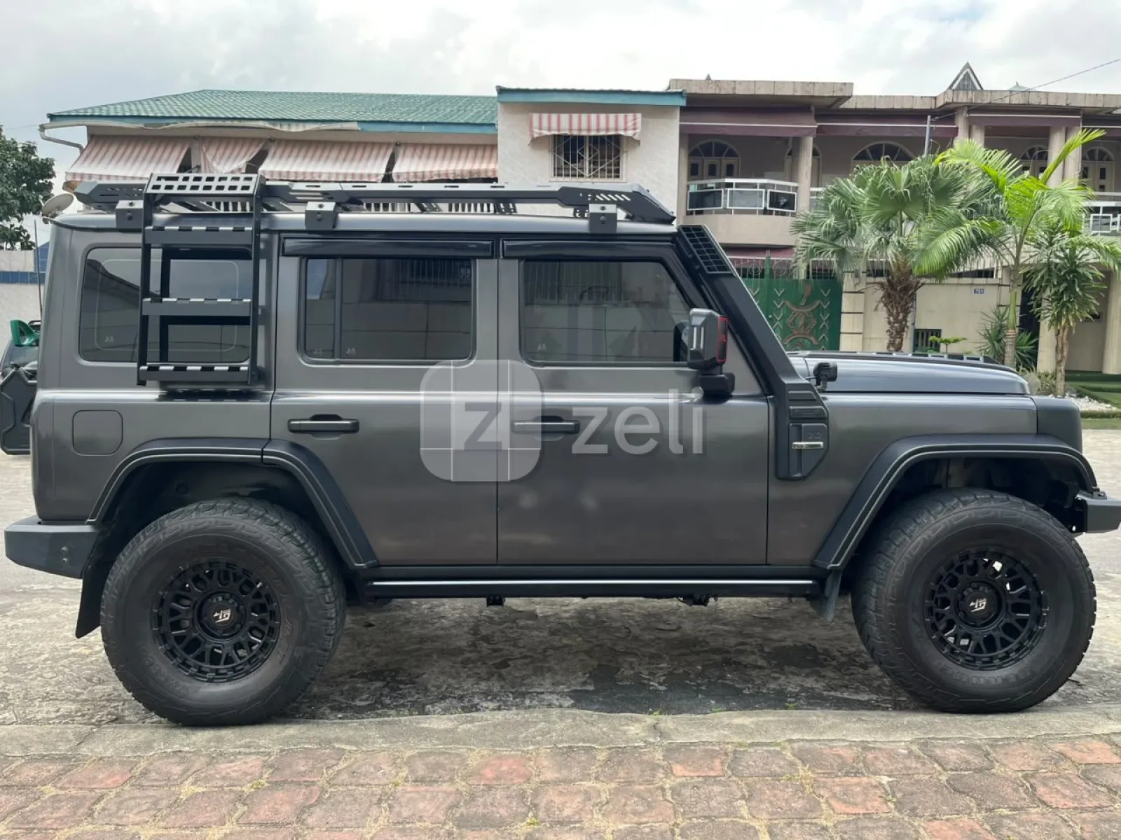 Land Rover DEFENDER 90 2025 — photo 4