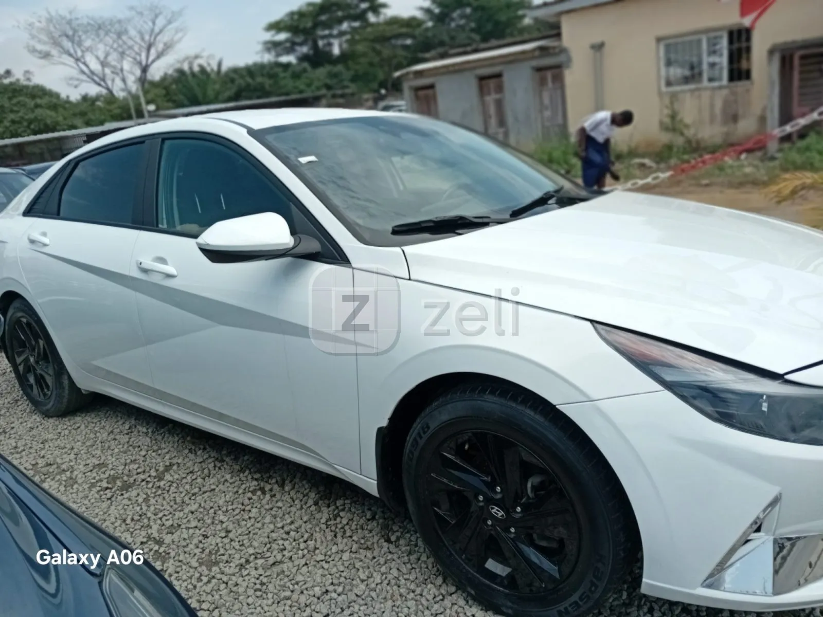 Hyundai Elantra 2022 — photo 2
