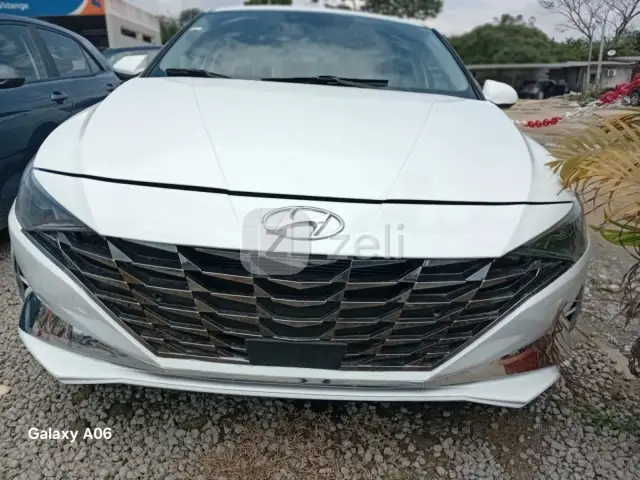 Hyundai Elantra 2022