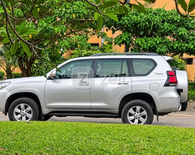 Toyota Prado 2022 — photo 4