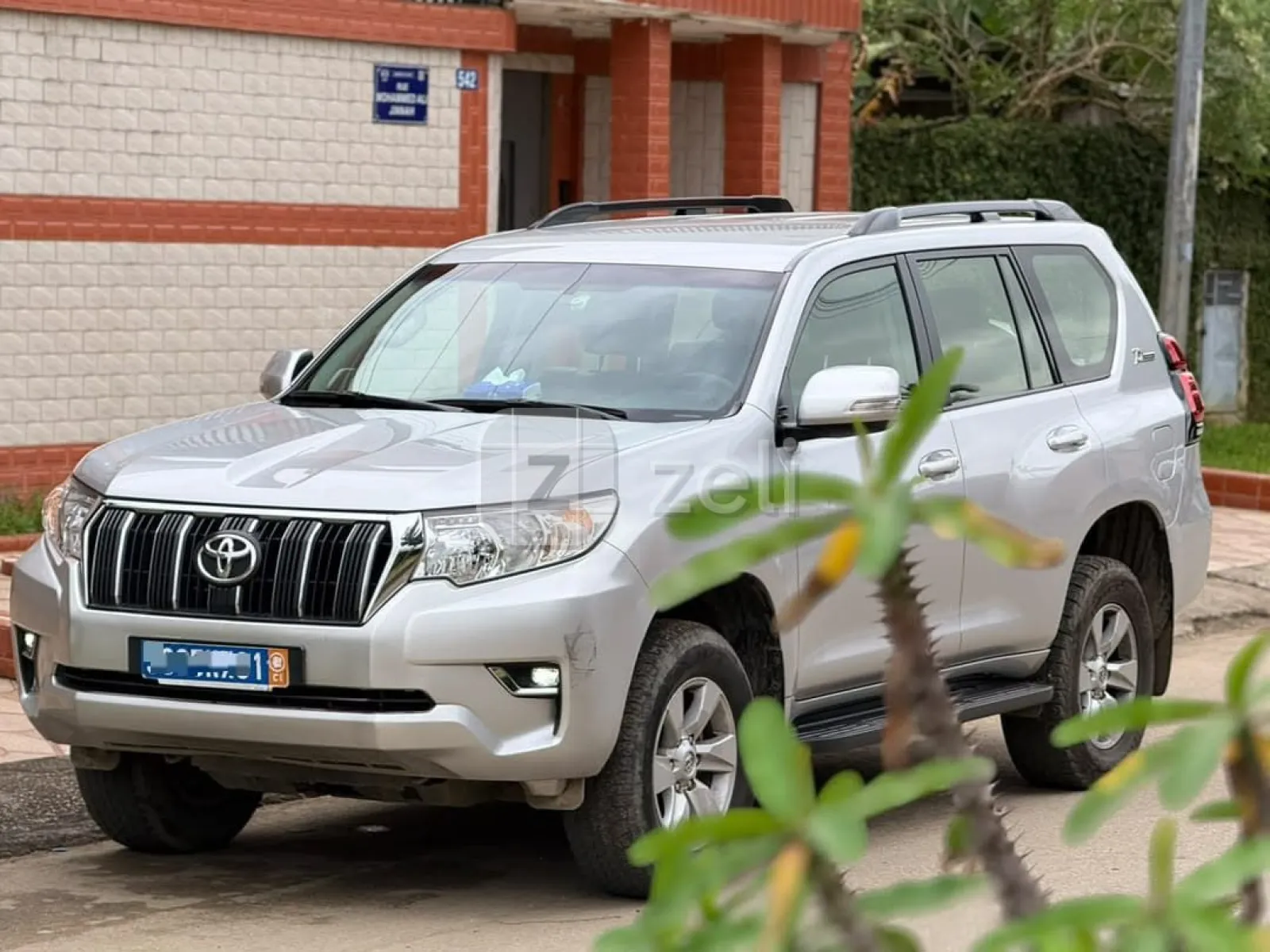 Toyota Prado 2022 — photo 2