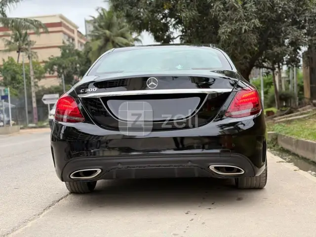 Mercedes C300 2020 — photo 3