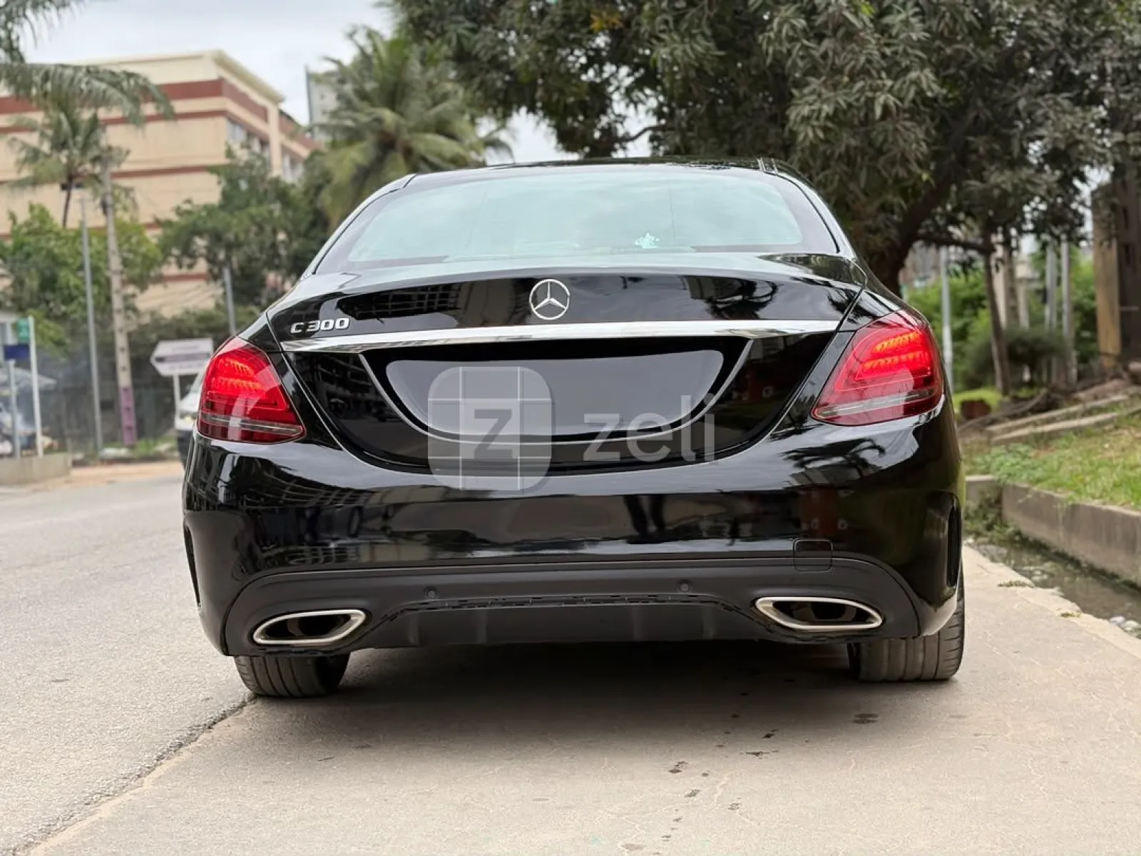 Mercedes C300 2020 — photo 3