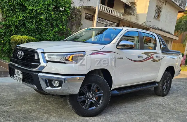 Toyota Hilux 2026 — photo 2
