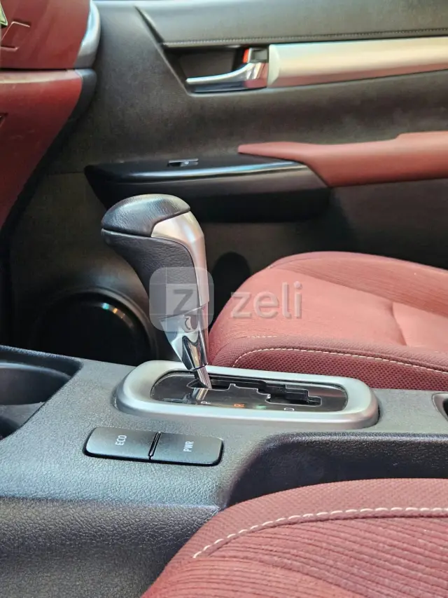 Toyota Hilux 2026 — photo 9