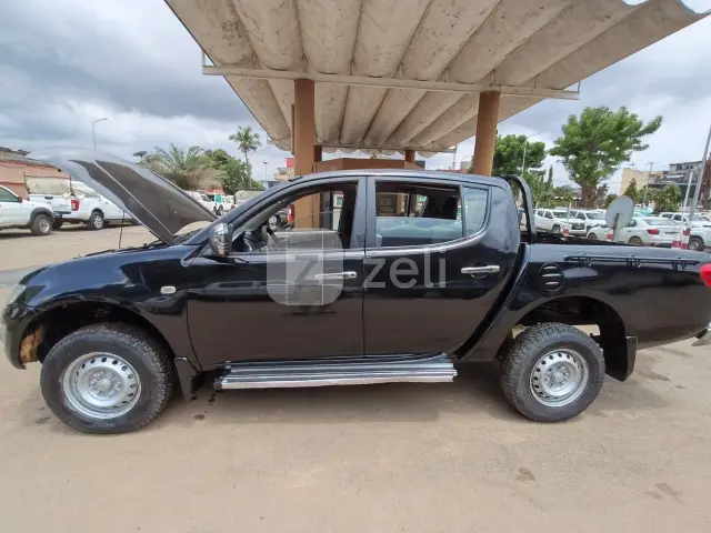 Mitsubishi L200 2015 — photo 8