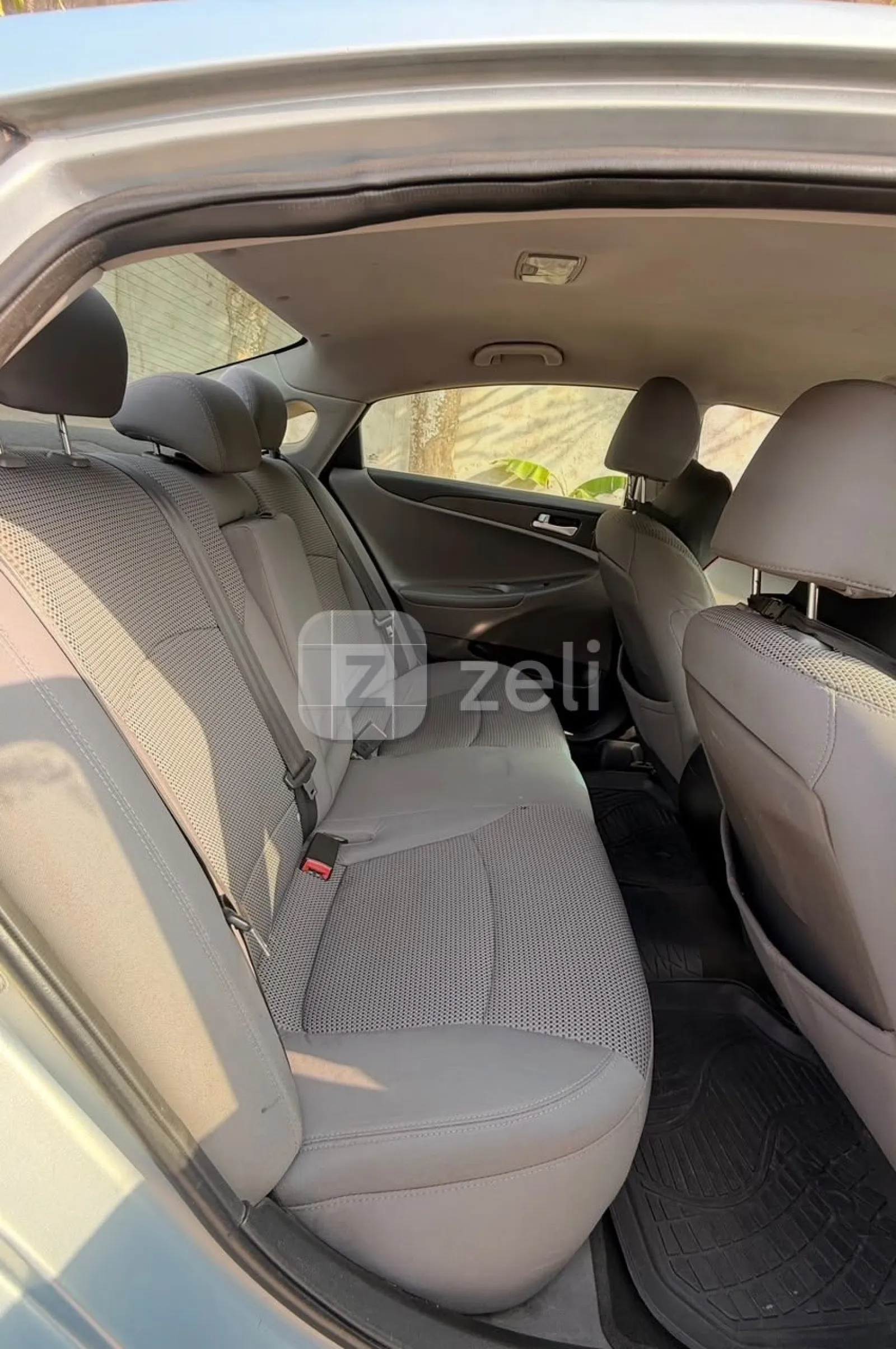 Hyundai Sonata 2011 — photo 4