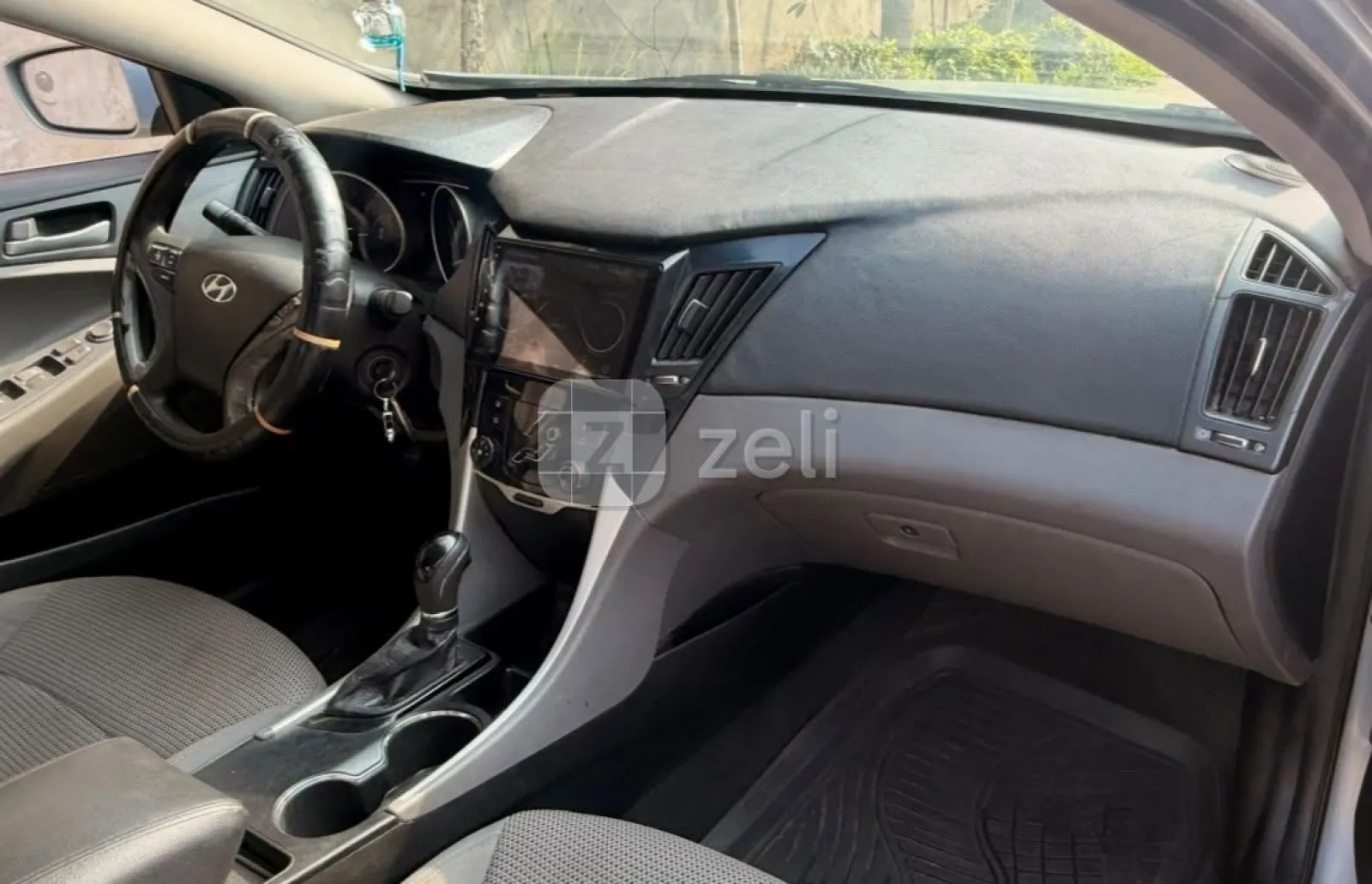 Hyundai Sonata 2011 — photo 6