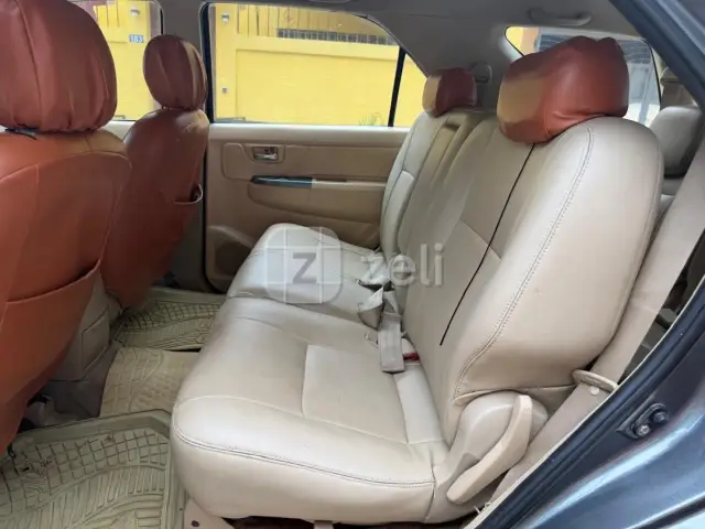 Toyota Fortuner 2008 — photo 4