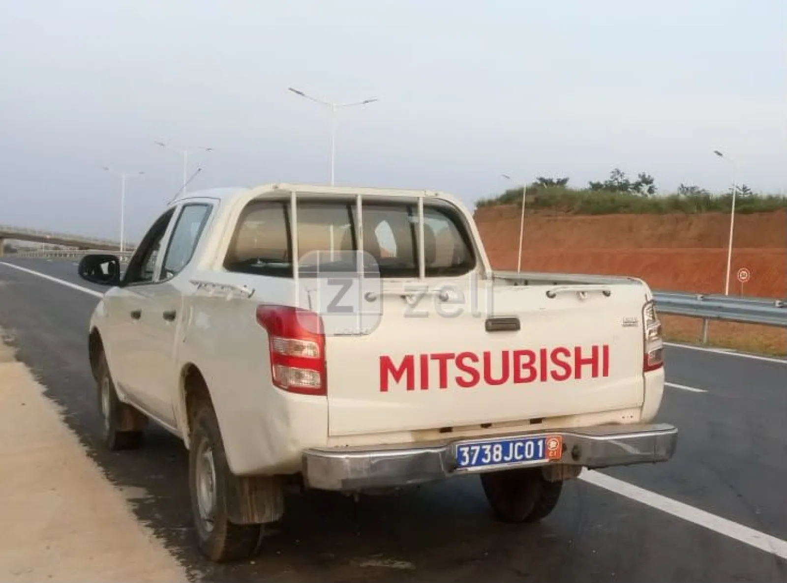 Misthubishi l200 2018 — photo 2