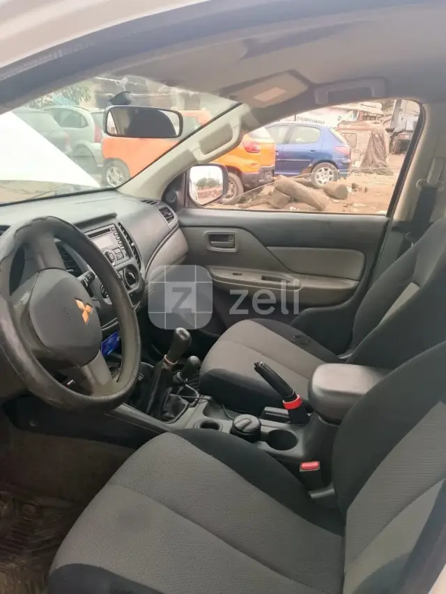Misthubishi l200 2018 — photo 5